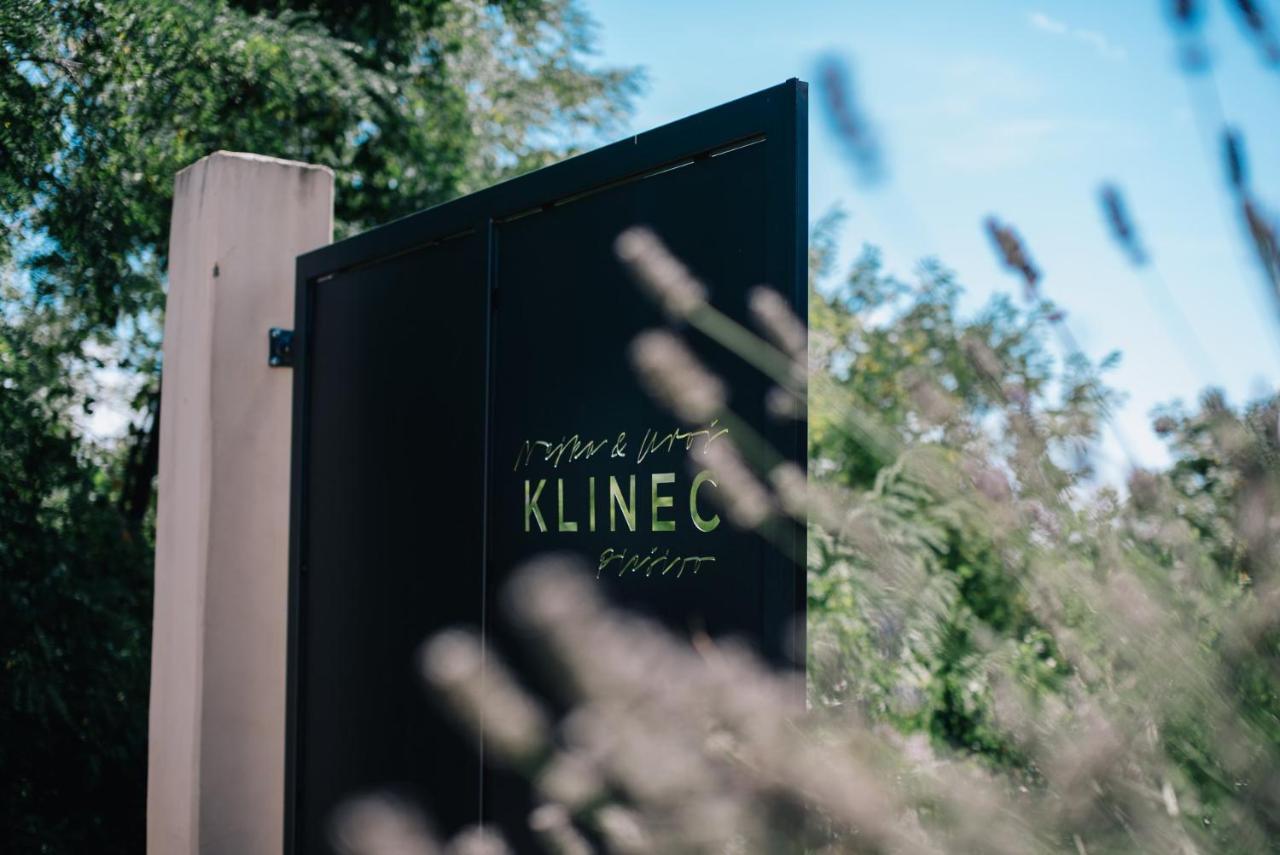 Klinec Plesivo Art Rooms Доброво Экстерьер фото